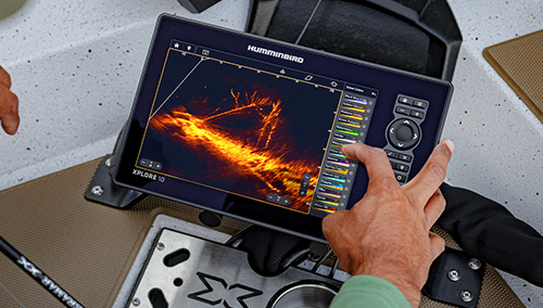 MEGA Live 2 with view of underwater structure